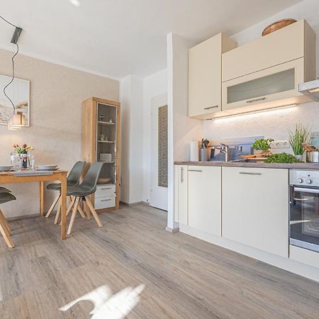 Ferienwohnungen Im Haus Strandburg グレーミッツ エクステリア 写真