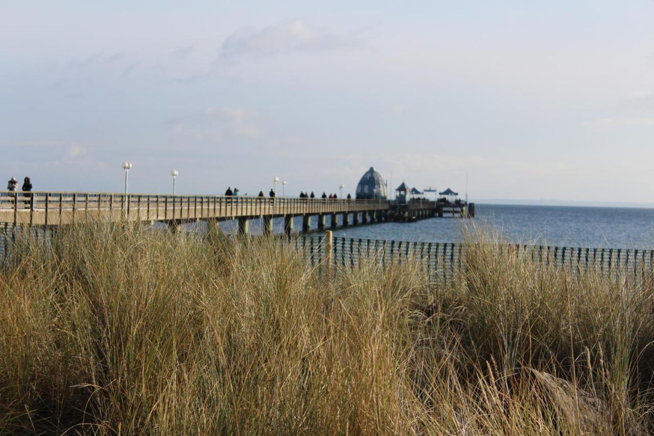 Ferienwohnungen Im Haus Strandburg グレーミッツ エクステリア 写真