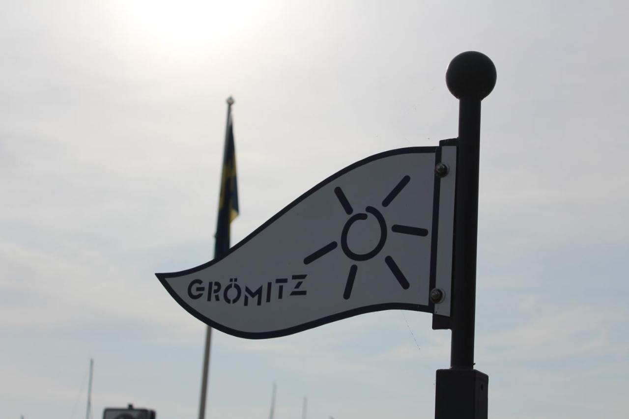 Ferienwohnungen Im Haus Strandburg グレーミッツ エクステリア 写真