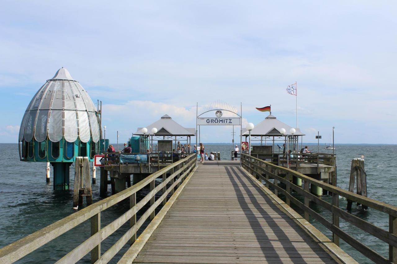 Ferienwohnungen Im Haus Strandburg グレーミッツ エクステリア 写真