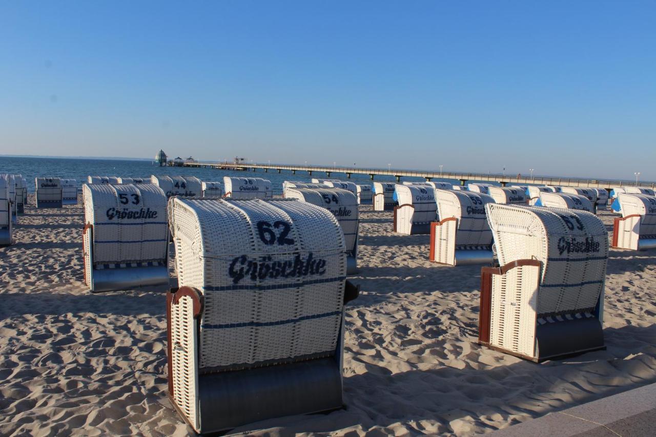 Ferienwohnungen Im Haus Strandburg グレーミッツ エクステリア 写真